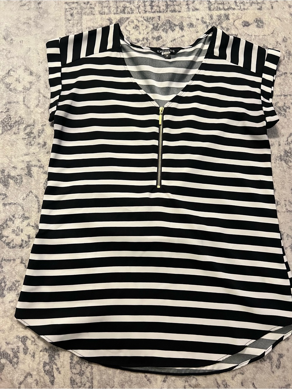 Express Black & White Striped V‑Neck Zip Front Top